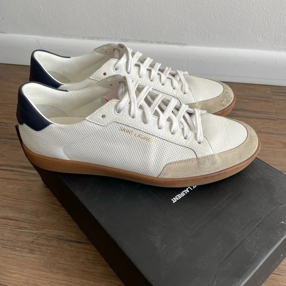 Saint Laurent classic saint